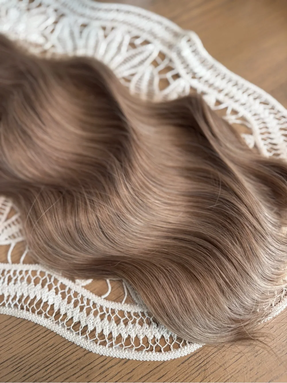 20” Clip-In Hair Extensions Human Hair Blend Wavy Light Brown
